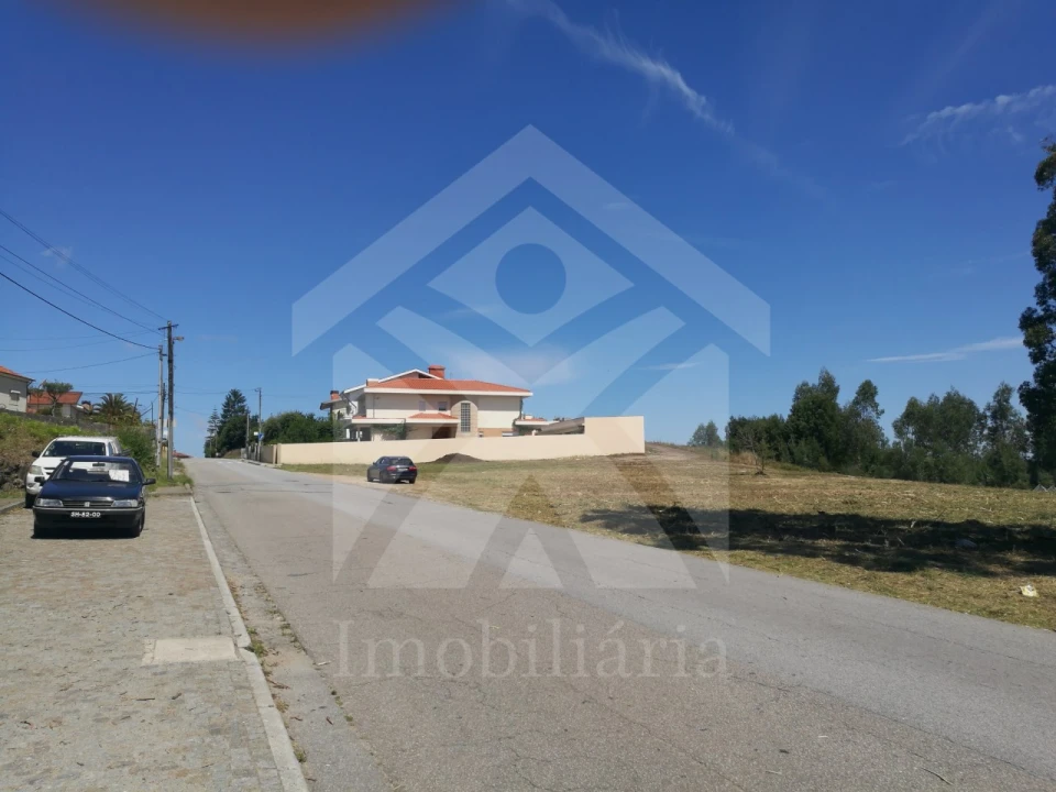 Terreno para Venda em Folgosa Foto 1