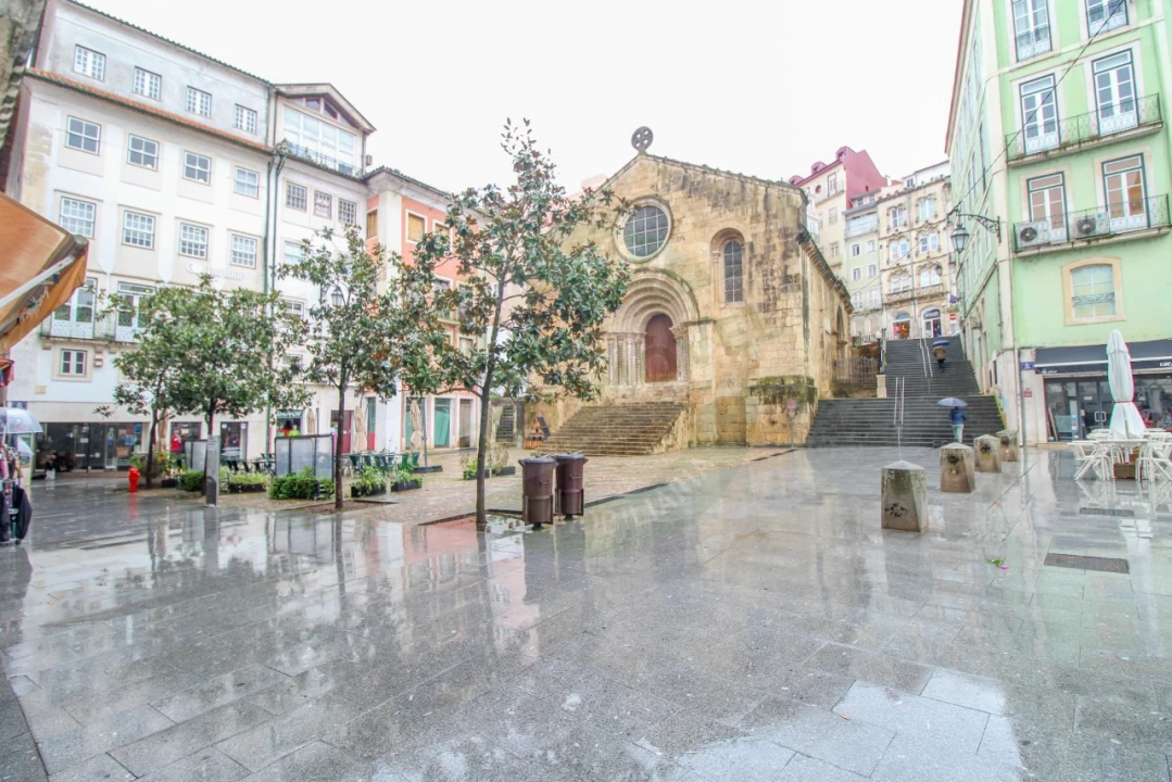 Prédio para Venda em Sé Nova, Santa Cruz, Almedina e São Bartolomeu Foto 30