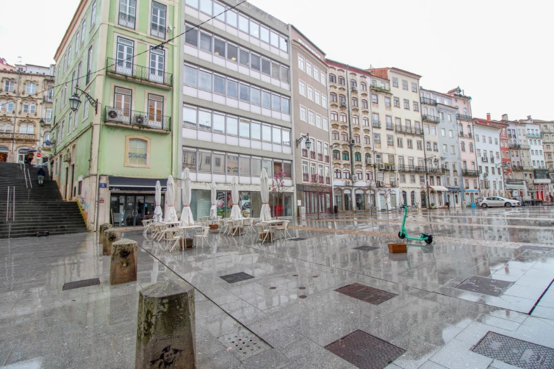 Prédio para Venda em Sé Nova, Santa Cruz, Almedina e São Bartolomeu Foto 1