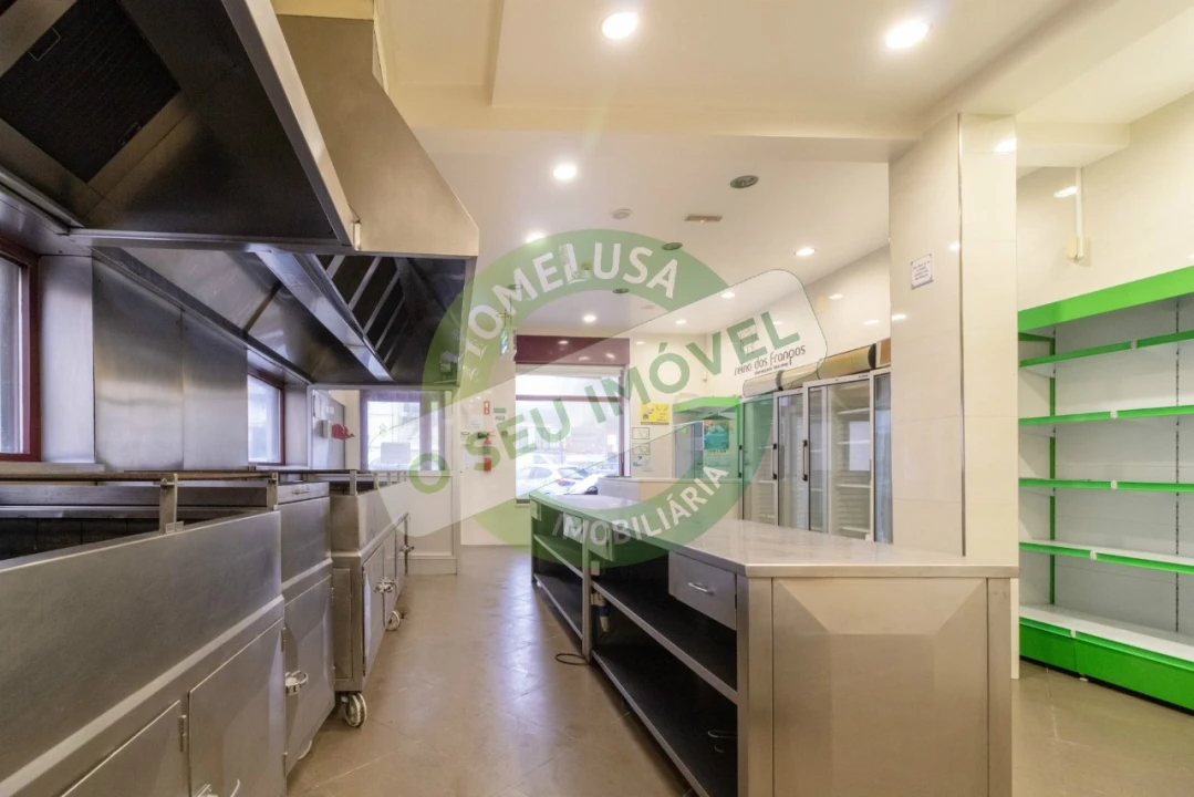 Loja para Arrendamento em Buarcos Foto 1