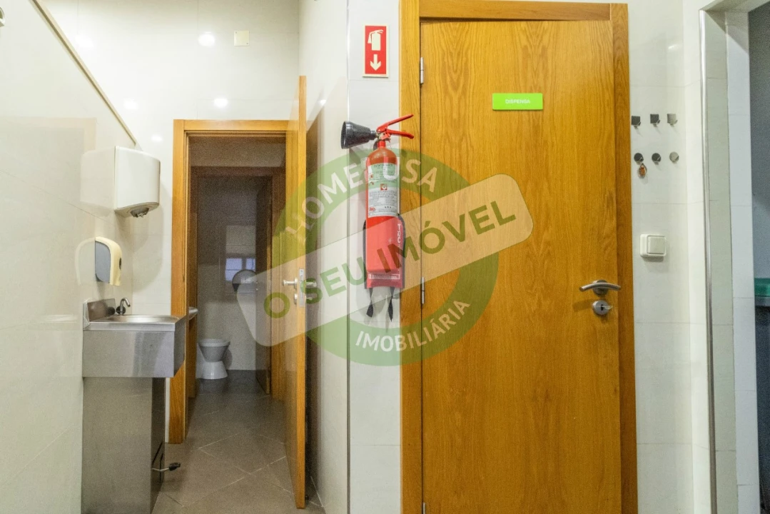 Loja para Arrendamento em Buarcos Foto 12