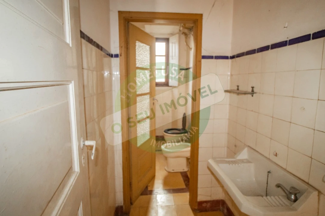 Moradia T9 para Venda em Sé Nova, Santa Cruz, Almedina e São Bartolomeu Foto 12