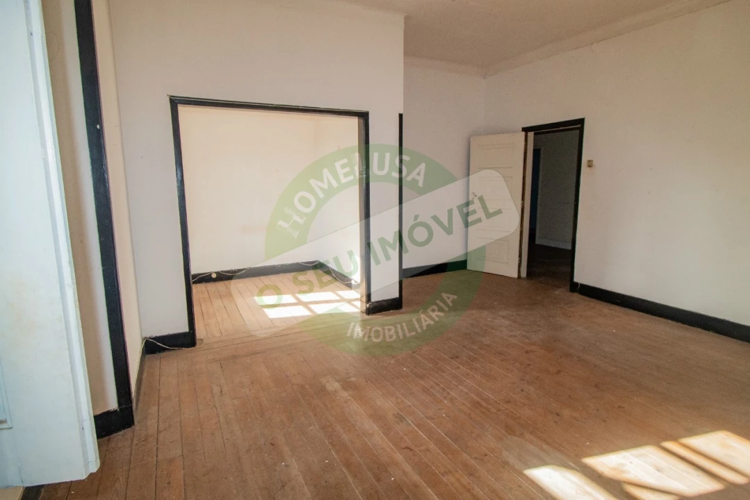 Moradia T9 para Venda em Sé Nova, Santa Cruz, Almedina e São Bartolomeu Foto 23