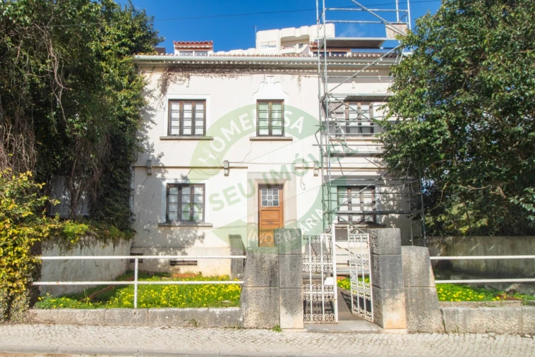 Moradia T9 para Venda em Sé Nova, Santa Cruz, Almedina e São Bartolomeu Foto 2