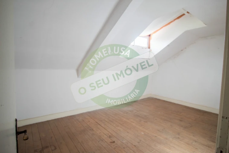 Moradia T9 para Venda em Sé Nova, Santa Cruz, Almedina e São Bartolomeu Foto 24