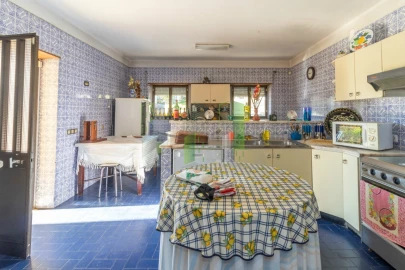 Moradia T10 para Venda em Santo Antonio dos Olivais