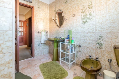 Moradia T10 para Venda em Santo Antonio dos Olivais