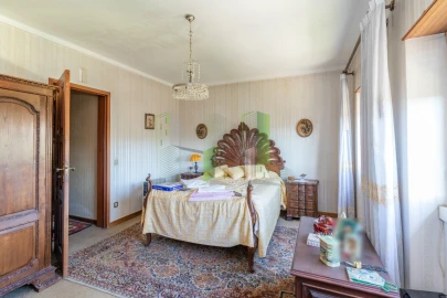 Moradia T10 para Venda em Santo Antonio dos Olivais