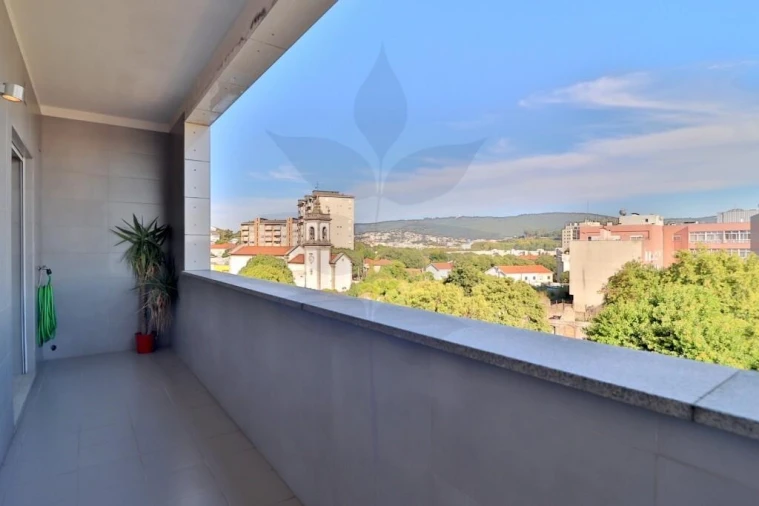 Apartamento T3 para Venda em Braga (Maximinos, Sé e Cividade) Foto 8
