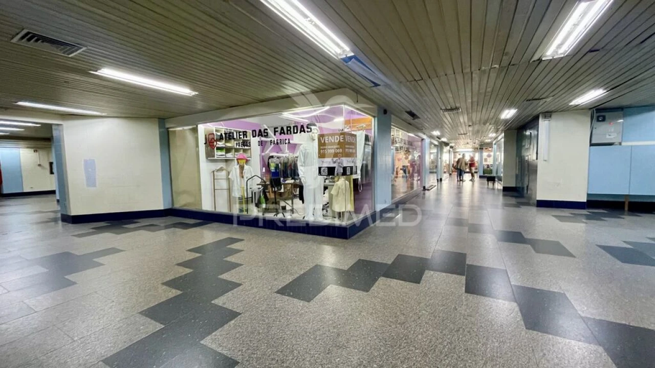 Loja para Venda em Almada, Cova da Piedade, Pragal e Cacilhas Foto 3