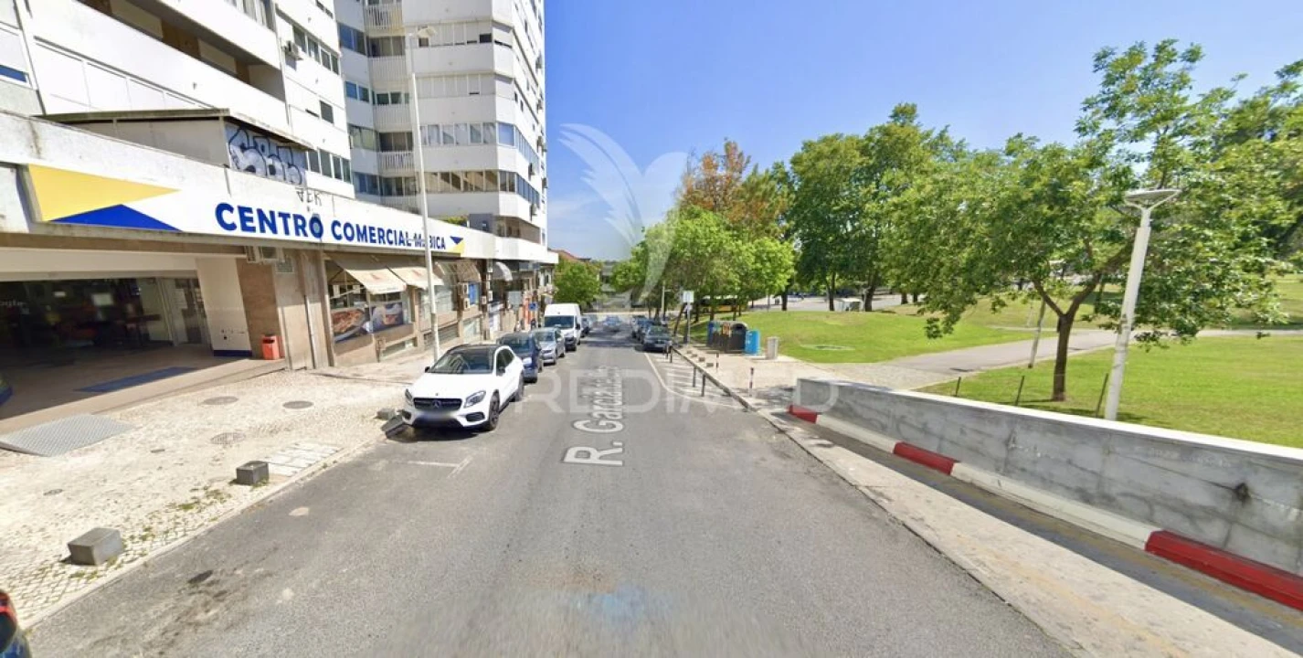 Loja para Venda em Almada, Cova da Piedade, Pragal e Cacilhas Foto 5