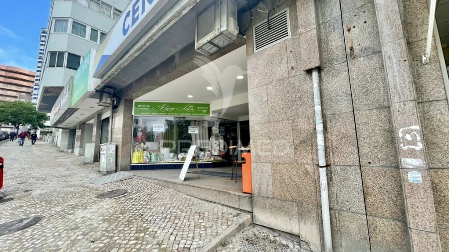 Loja para Venda em Almada, Cova da Piedade, Pragal e Cacilhas Foto 6