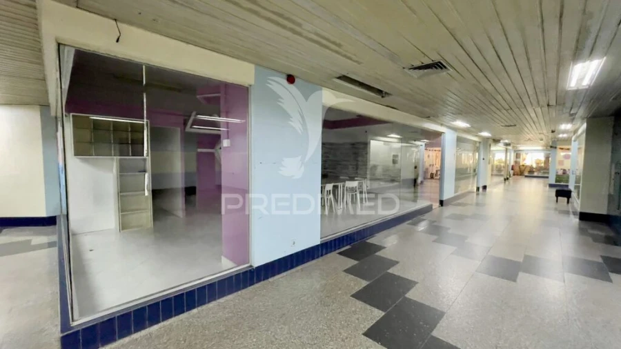 Loja para Venda em Almada, Cova da Piedade, Pragal e Cacilhas Foto 2