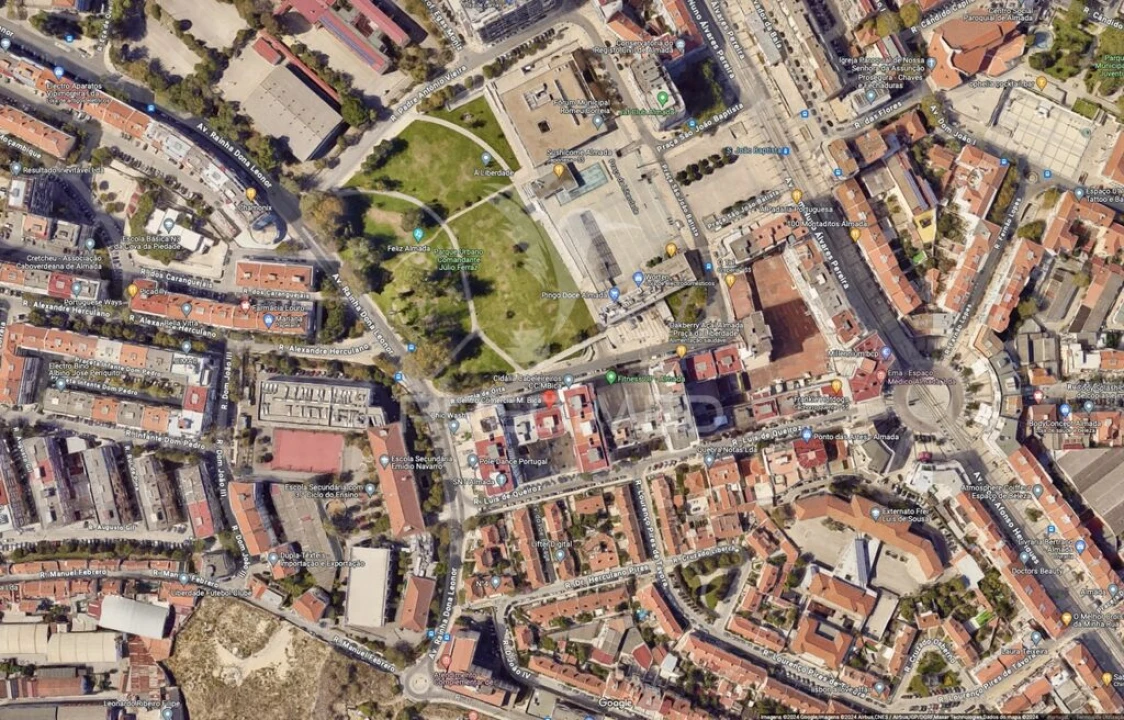 Loja para Venda em Almada, Cova da Piedade, Pragal e Cacilhas Foto 9