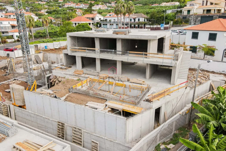 Moradia T3 para Venda em Arco da Calheta Foto 4