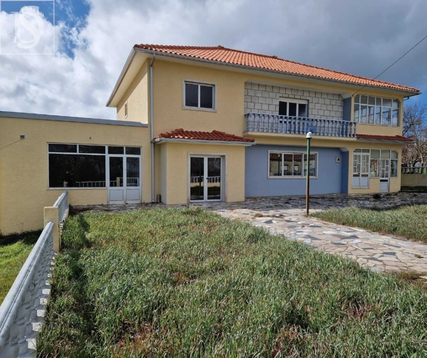 Moradia T4 para Venda em São João da Corveira Foto 1