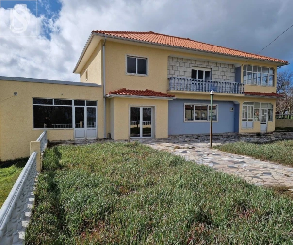 Moradia T4 para Venda em São João da Corveira Foto 1