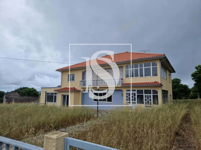 Moradia T4 para Venda em São João da Corveira Foto 4