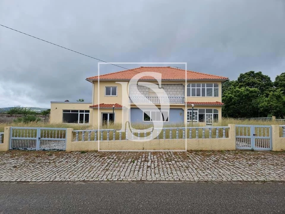 Moradia T4 para Venda em São João da Corveira Foto 3