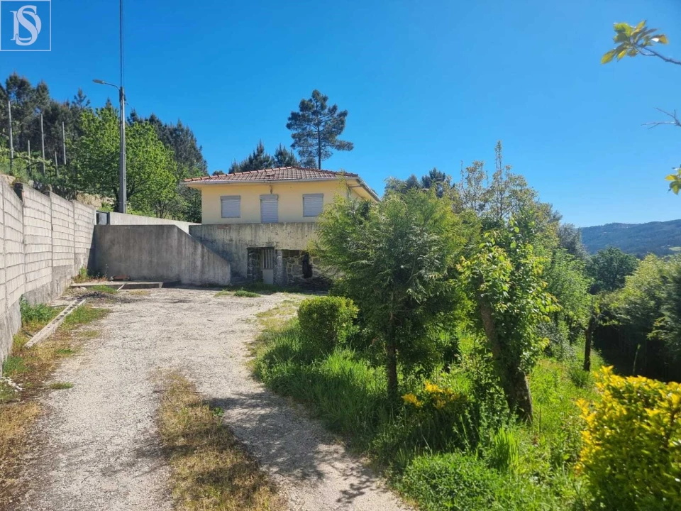 Moradia T2 para Venda em Mosteiro Foto 9