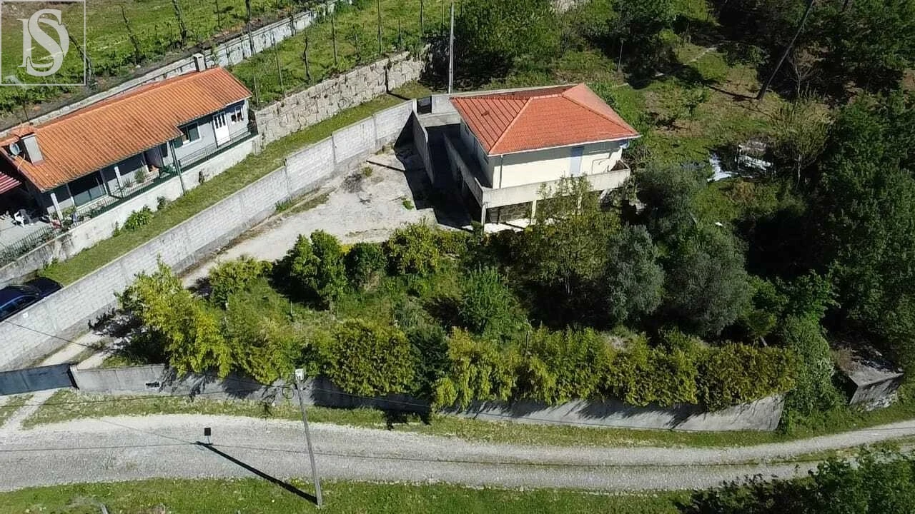 Moradia T2 para Venda em Mosteiro Foto 3