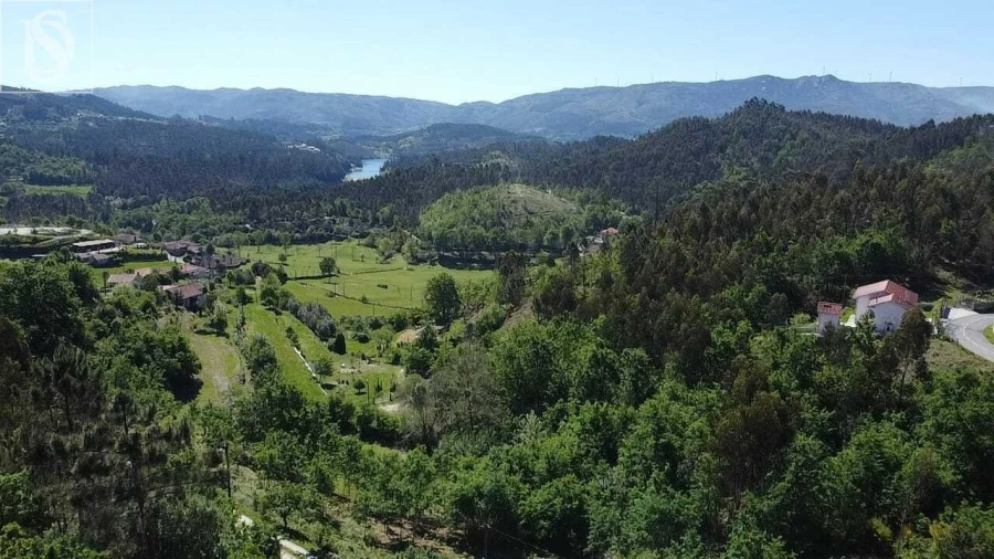 Moradia T2 para Venda em Mosteiro Foto 4