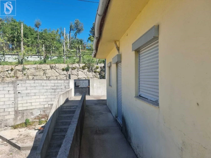 Moradia T2 para Venda em Mosteiro Foto 6