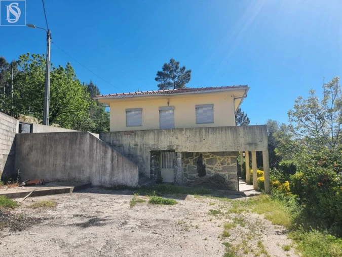 Moradia T2 para Venda em Mosteiro Foto 1