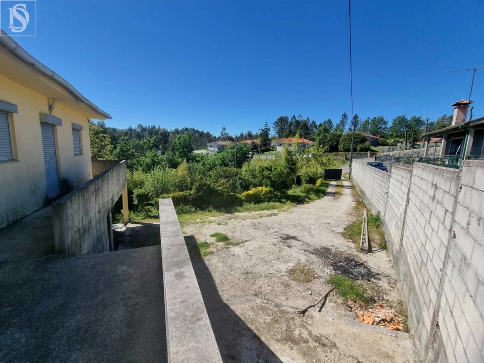 Moradia T2 para Venda em Mosteiro Foto 7