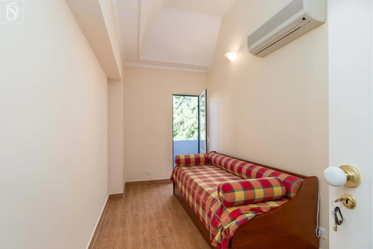 Moradia T8 para Arrendamento em Charneca de Caparica e Sobreda Foto 30