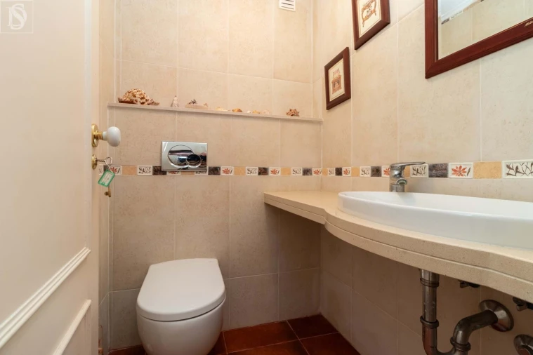 Moradia T8 para Arrendamento em Charneca de Caparica e Sobreda Foto 36