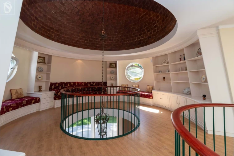 Moradia T8 para Arrendamento em Charneca de Caparica e Sobreda Foto 23