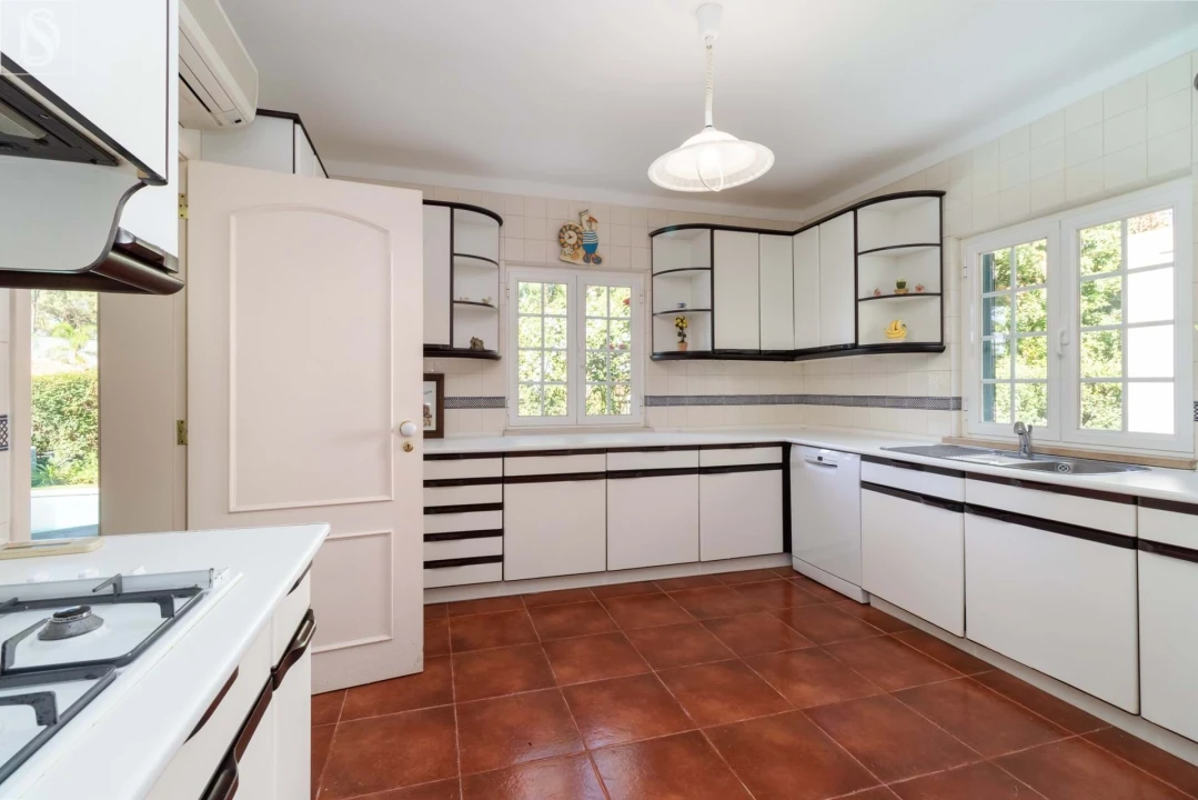 Moradia T8 para Arrendamento em Charneca de Caparica e Sobreda Foto 17