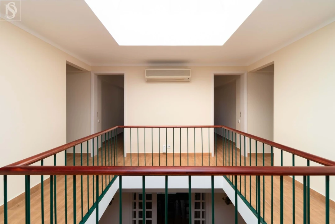 Moradia T8 para Arrendamento em Charneca de Caparica e Sobreda Foto 20