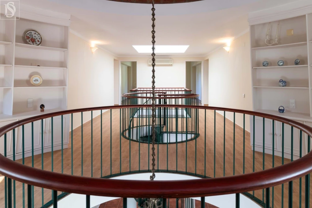 Moradia T8 para Arrendamento em Charneca de Caparica e Sobreda Foto 19