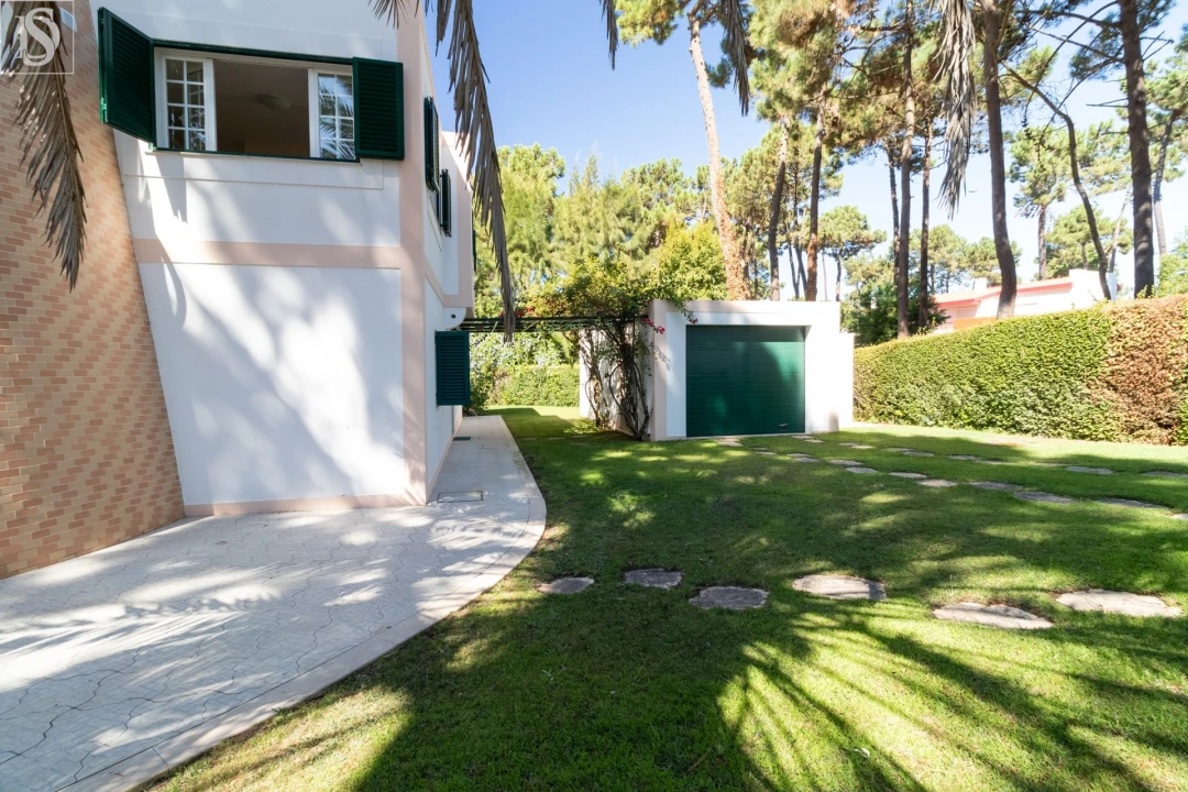 Moradia T8 para Arrendamento em Charneca de Caparica e Sobreda Foto 4