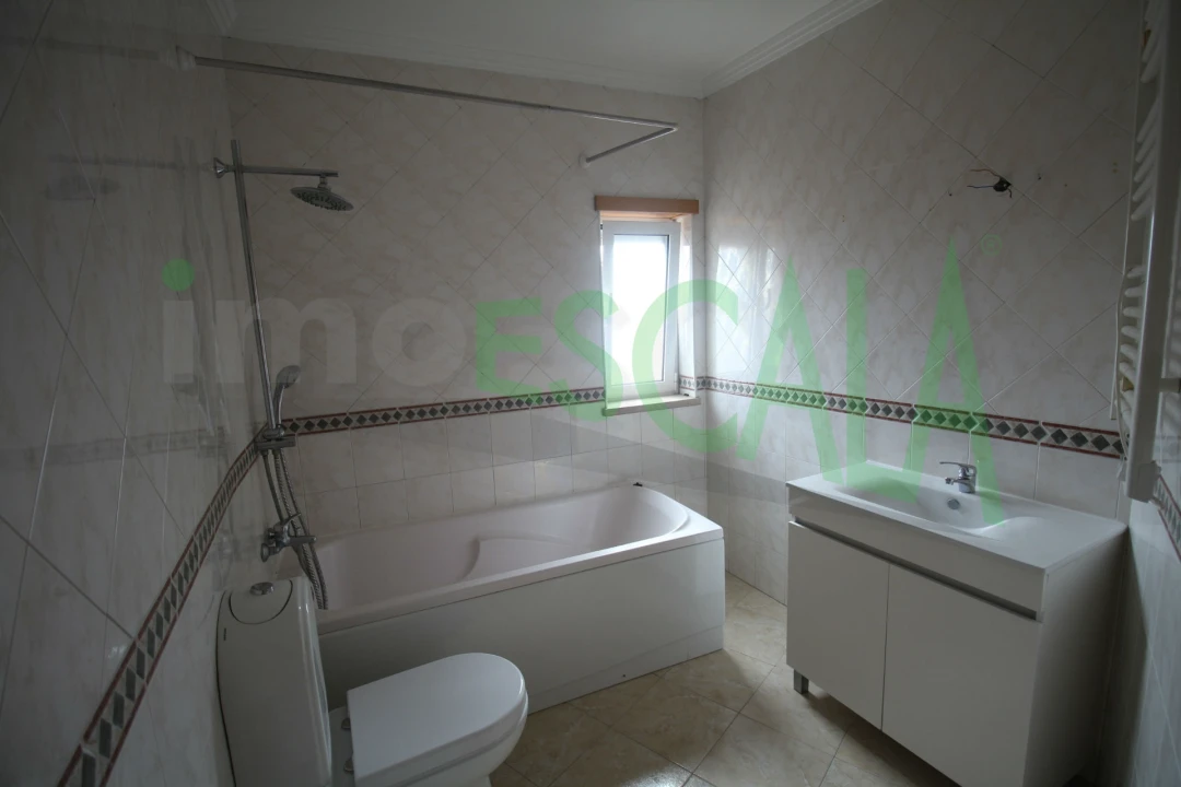 Apartamento T2 para Venda em Cartaxo e Vale da Pinta Foto 22