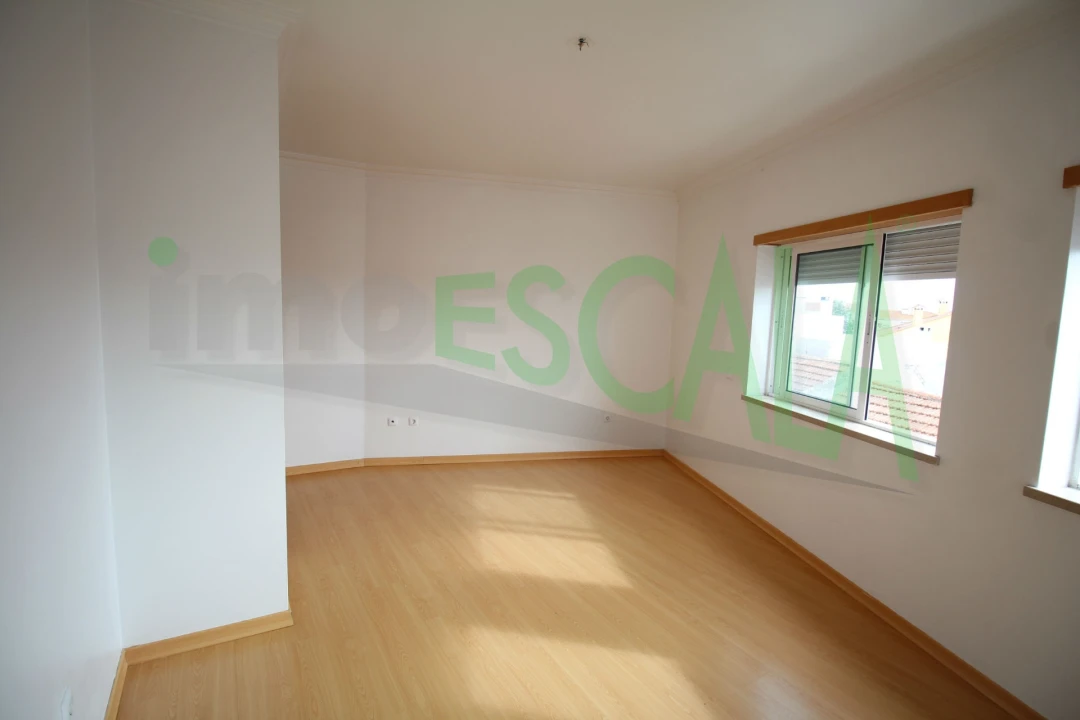 Apartamento T2 para Venda em Cartaxo e Vale da Pinta Foto 18