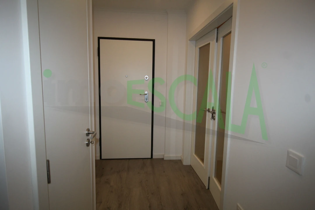 Apartamento T2 para Venda em Aveiras de Cima Foto 8