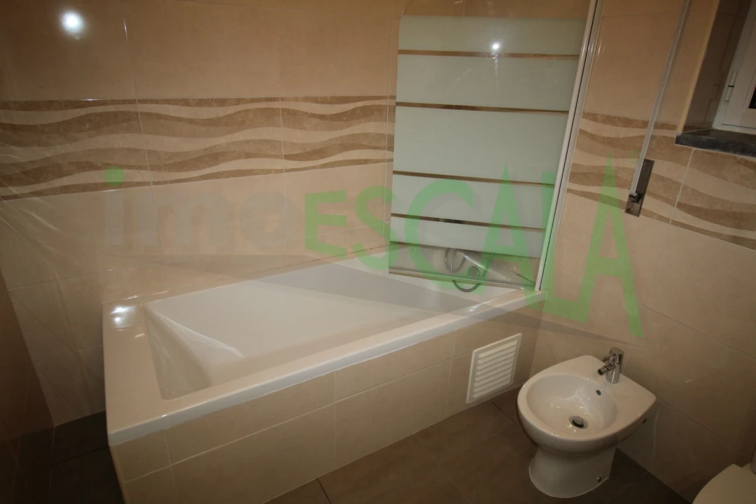 Apartamento T2 para Venda em Aveiras de Cima Foto 11