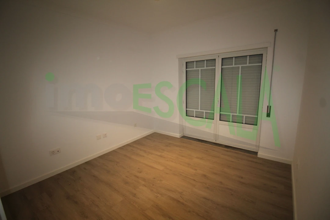 Apartamento T2 para Venda em Aveiras de Cima Foto 12