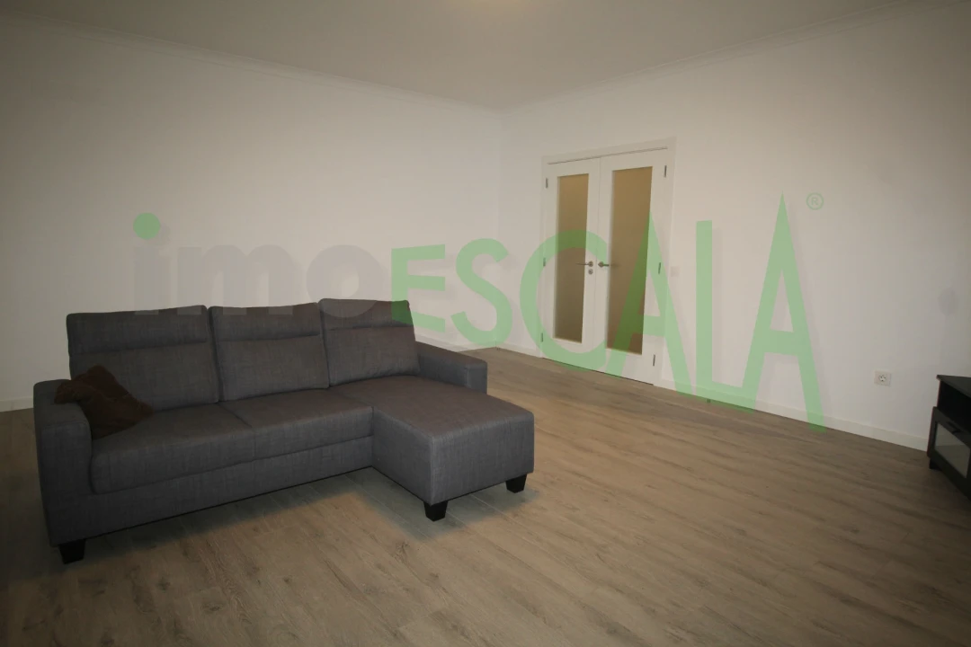 Apartamento T2 para Venda em Aveiras de Cima Foto 4