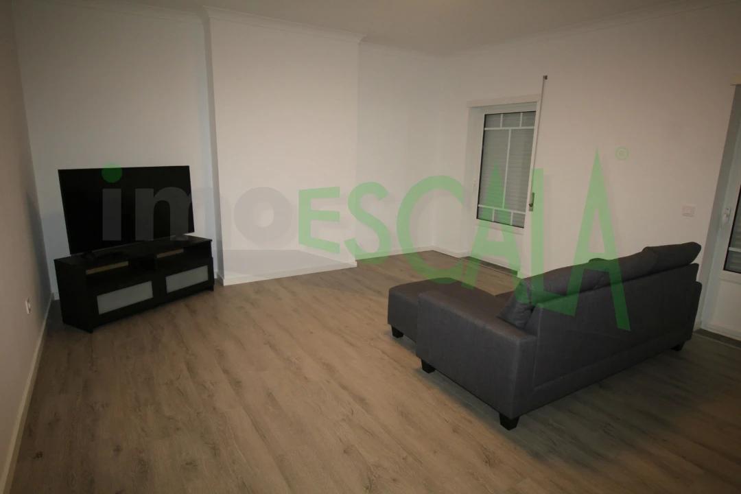 Apartamento T2 para Venda em Aveiras de Cima Foto 6