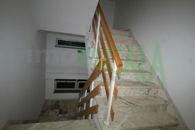 Apartamento T2 para Venda em Aveiras de Cima Foto 27