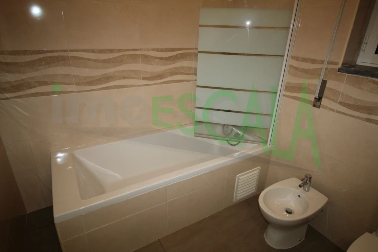 Apartamento T2 para Venda em Aveiras de Cima Foto 11