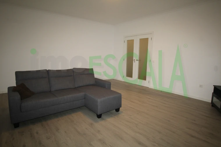 Apartamento T2 para Venda em Aveiras de Cima Foto 4