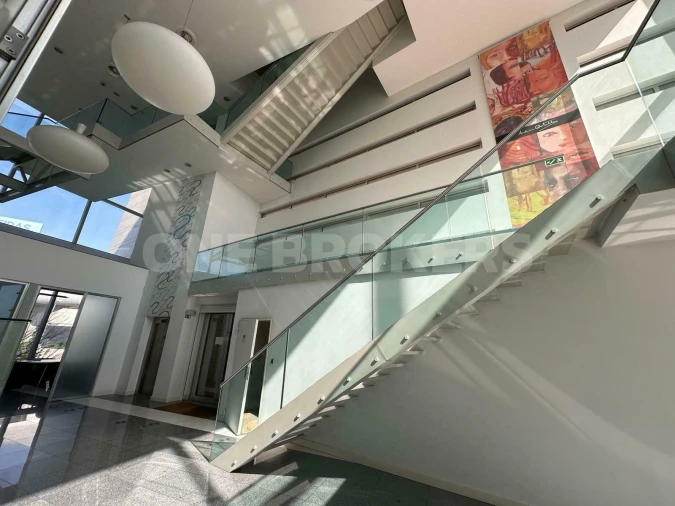 Escritório para Venda em Oeiras e São Julião da Barra, Paço de Arcos e Caxias Foto 8