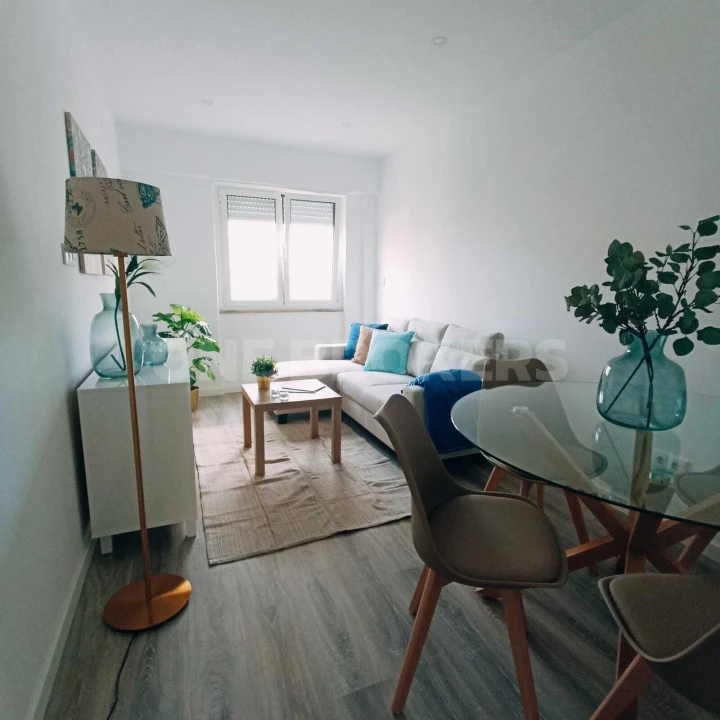 Apartamento T2 para Venda em São Domingos de Benfica Foto 5