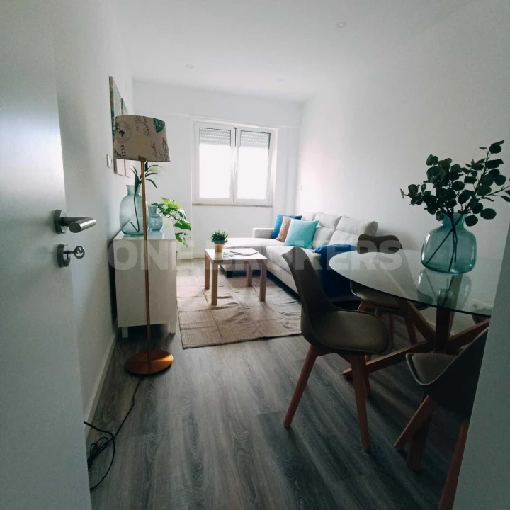 Apartamento T1 para Venda em São Domingos de Benfica Foto 3