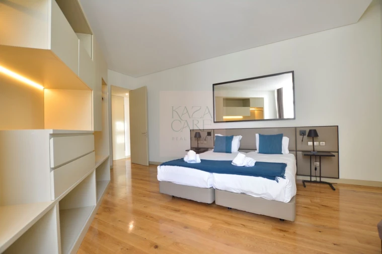 Apartamento T3 para Arrendamento férias em Misericórdia Foto 18